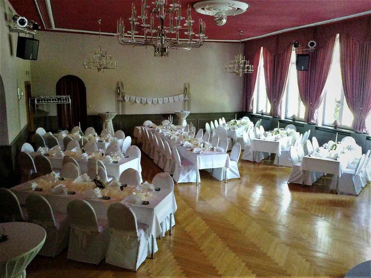 Hotel Weisse Taube Döbeln Kültér fotó